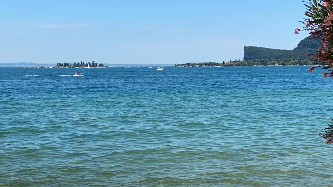 Casa Vacanze Gardiolina San Felice del Benaco Eksteriør bilde